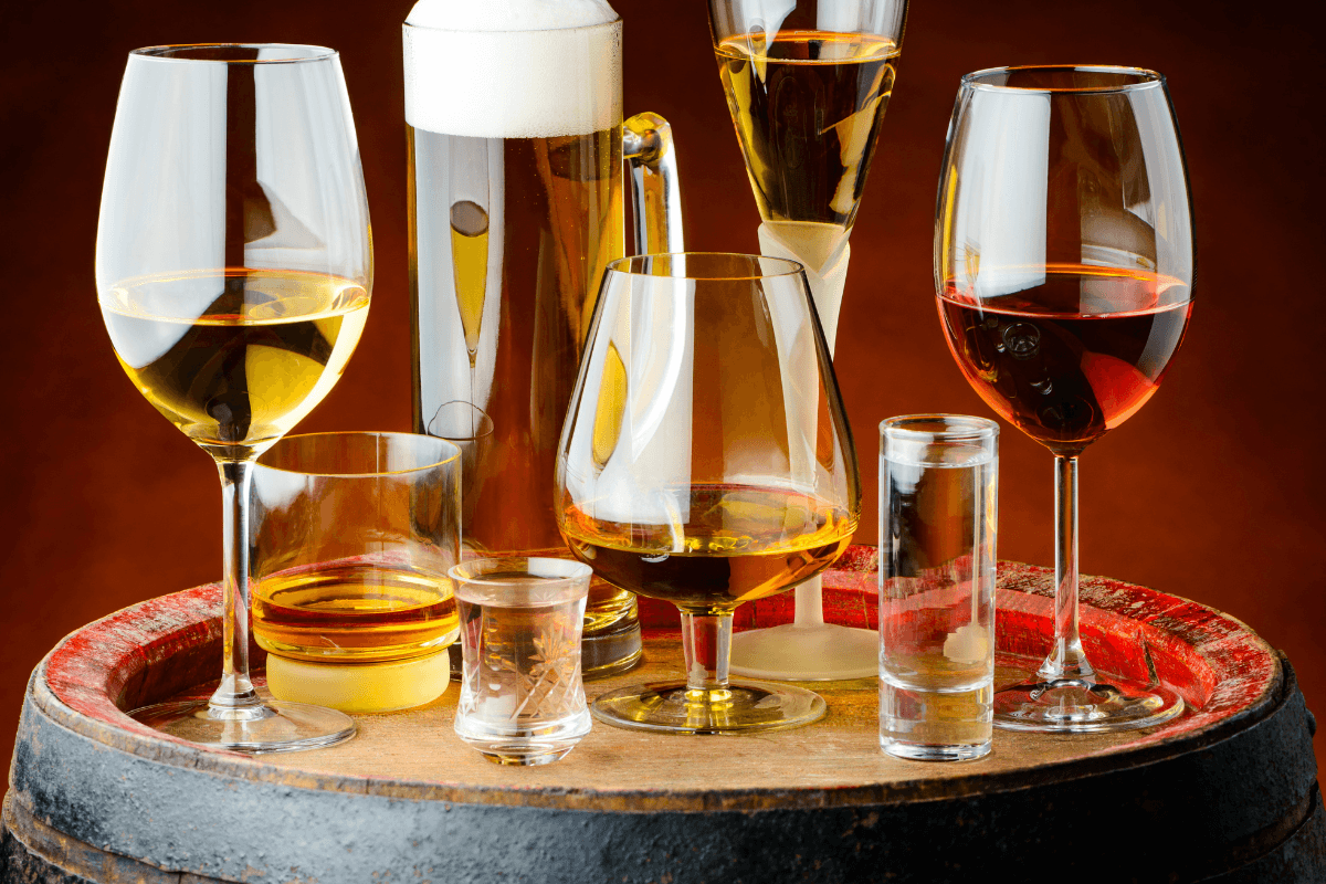 Veneno no copo: intoxicação por metanol não acontece só no Brasil